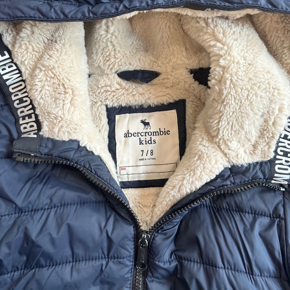 Boys Abercrombie Hooded Winter Jacket Blue Size 7/8 - Picture 2 of 5